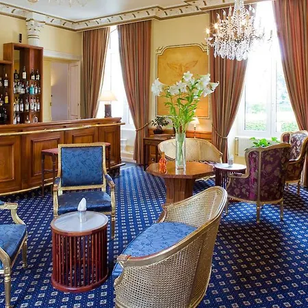 Chateau De Sully 4*