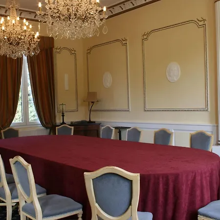 Chateau De Sully 4*